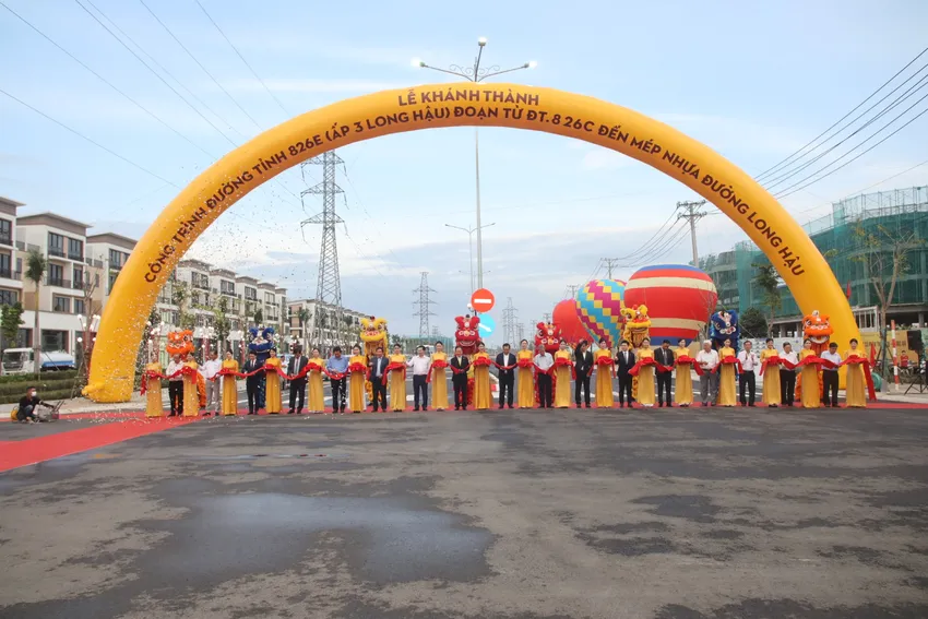 Khánh thành DT826E
